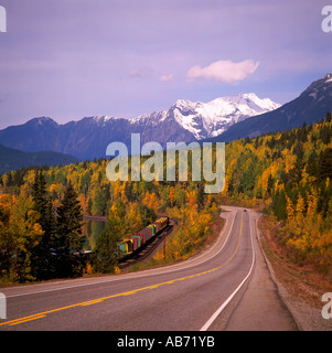 Yellowhead 16 près de Parc provincial du mont Robson, Canadian Rockies, BC, British Columbia, Canada, automne Banque D'Images