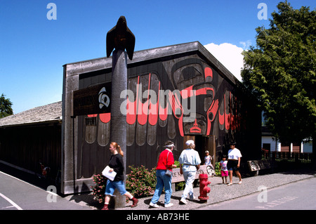 Tofino, Colombie-Britannique, île de Vancouver, Colombie-Britannique, Canada - Eagle Aerie Art Gallery, une longue maison traditionnel de la côte nord-ouest Banque D'Images