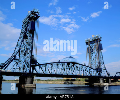 Pont de Newport (levage) sur la Rivière Tees, Teesside, Middlesbrough, Cleveland, England, UK. Banque D'Images