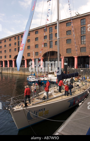 Festival de la rivière Mersey Liverpool Merseyside allant de l'océan racing yacht bateaux à Albert Dock Banque D'Images