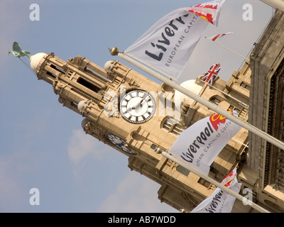 Liverpool Merseyside UK Mersey River Festival Waterfront Royal Liver Building Banque D'Images