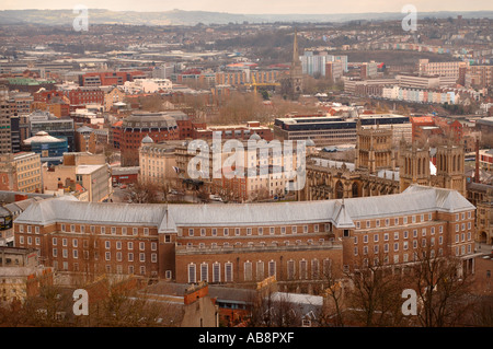 Une VUE GÉNÉRALE DE LA TOUR CABOT DE BRISTOL MONTRANT LA CHAMBRE DU CONSEIL DE LA CATHÉDRALE ET DE L'AVALER ROYAL HOTEL Banque D'Images