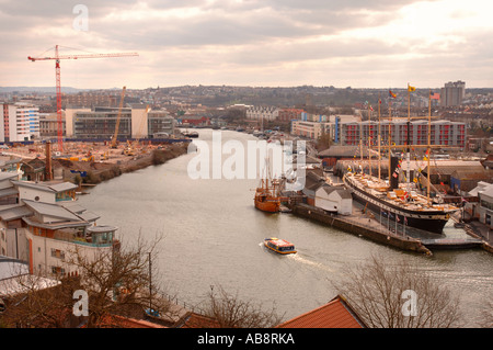 Une VUE GÉNÉRALE DE LA TOUR CABOT DE BRISTOL Bristol MONTRANT MARINA PAR LE SS GREAT BRITAIN ET LE MATTHEW Banque D'Images