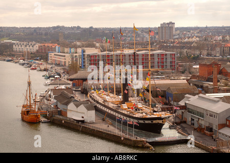 Une VUE GÉNÉRALE DE LA TOUR CABOT DE BRISTOL Bristol MONTRANT MARINA PAR LE SS GREAT BRITAIN ET LE MATTHEW Banque D'Images