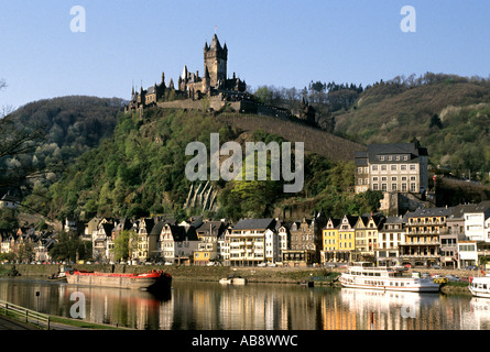 Moselle château Reichsburg Cochem 11e siècle Rheinland Pfalz Banque D'Images