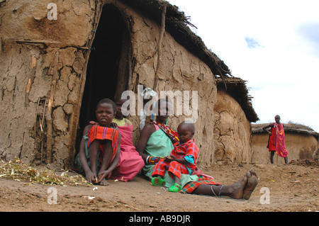 L'intérieur de la famille village masai, Kenya, Narok Banque D'Images