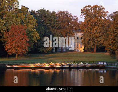 Château avec parc, la station de télécabine de Woerlitz, en Allemagne, en Saxe-Anhalt, Dessau Banque D'Images