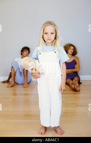 Girl with teddy bear Banque D'Images