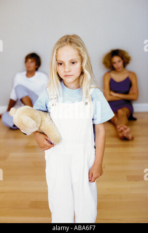 Girl with teddy bear Banque D'Images