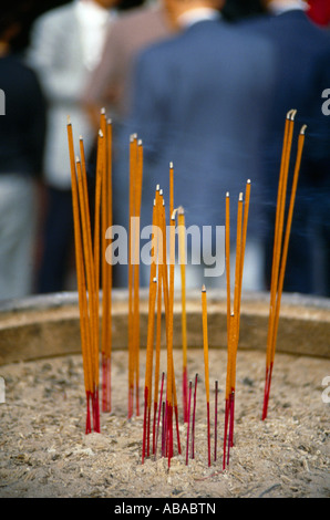 Taipei Taiwan Temple Joss Sticks Burning Banque D'Images