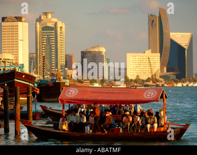 Dubaï, le ruisseau, Abras passager transporte Banque D'Images