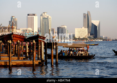 Dubaï, le ruisseau, Abras passager transporte Banque D'Images