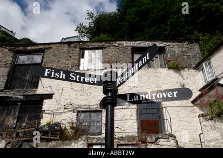 En signe de la rue pittoresque village de pêcheurs de Clovelly sur la côte nord du Devon Banque D'Images