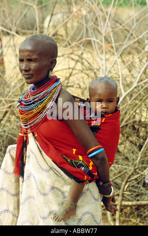 Femme et enfant Samburu, Kenya Banque D'Images