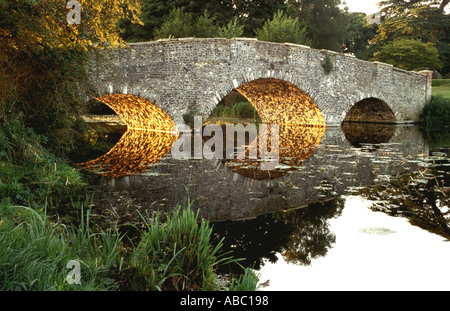 Abbaye de Waverley Bridge Farnham Surrey England UK Banque D'Images