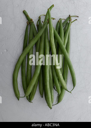 Les haricots verts sur le plan de travail du métal - haut de gamme image numérique Hasselblad 61Mo Banque D'Images