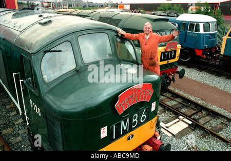 Pete Waterman de Stock Aitken Waterman avec certains de sa collection privée de trains Banque D'Images