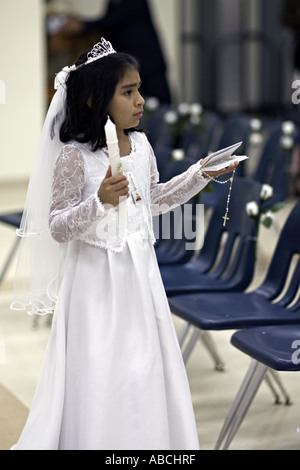 Caroline du Nord CHARLOTTE Première Communion à l'Église catholique hispanique à Charlotte en Caroline du Nord Banque D'Images