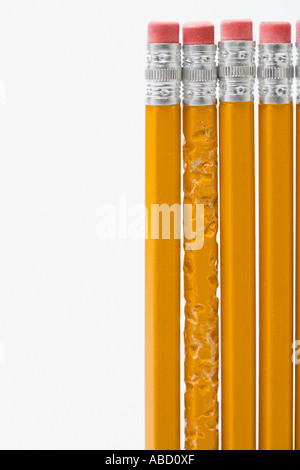 L'un parmi les nouveaux crayons crayon mordu Banque D'Images