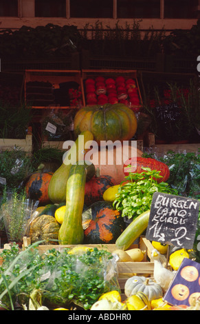 Marché Naschmarkt à Vienne / Banque D'Images