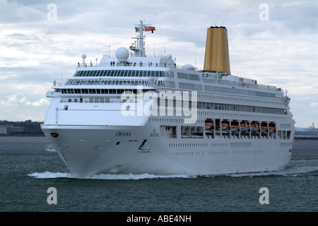 Le navire de croisière Oriana sur Southampton Water England UK Banque D'Images