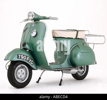 1950 Douglas Vespa 152 scooter L2 Banque D'Images