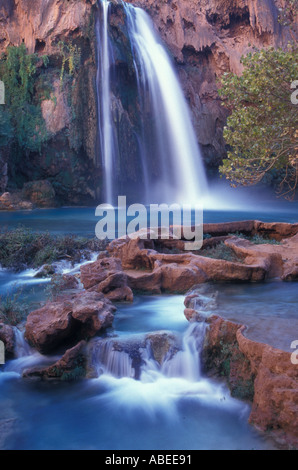 Avis de Havasu Falls dans le Parc National du Grand Canyon / Arizona Banque D'Images