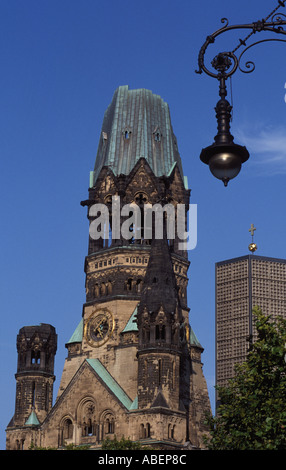 Kaiser Wilhelm église Gedaechtniskirche près de Kurfuerstendamm Berlin Allemagne Banque D'Images