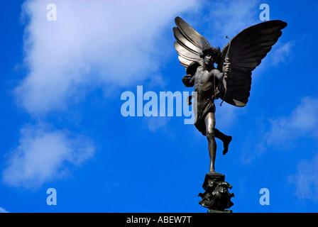 La statue d'Eros dans Piccadilly Circus à Londres Angleterre Royaume-uni Banque D'Images