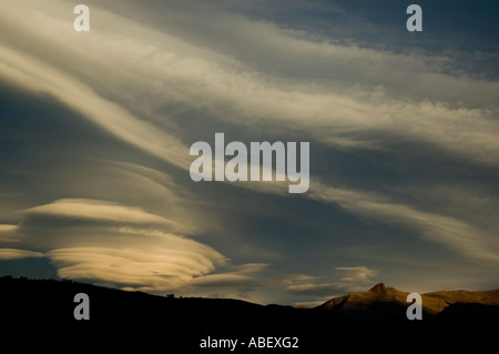 Nuages bizarres sont courants dans les ciels de la Patagonie, Province de Santa Cruz, Argentine Banque D'Images