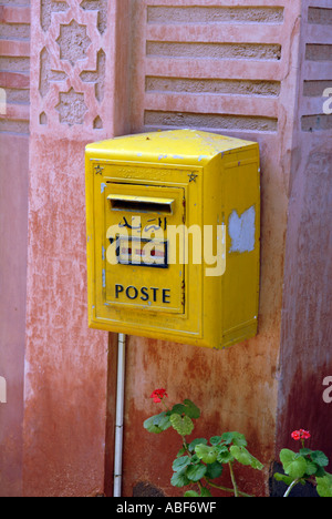 Boîte postale à marocain Dar Ayniwen hotel dans la palmerie, Marrakech. Banque D'Images