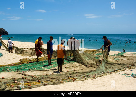 Pêcheur sur la plage au Manzillo Margarita Venezuela Banque D'Images