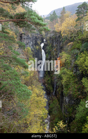 De l'automne scenic Corrieshalloch Gorge près de Ullapool en Ecosse. Banque D'Images