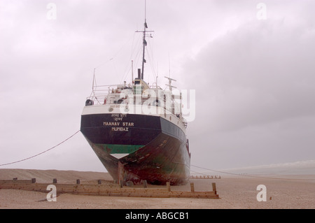 Le navire a sombré à Manaav Star sur la plage à Camber près de Rye dans l'East Sussex après une grosse tempête en septembre 2004 Banque D'Images