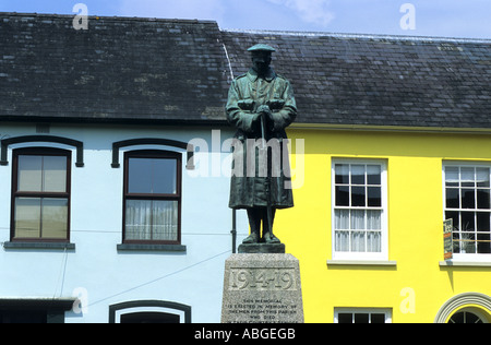 War Memorial et de Broad Street, Llandovery, Carmarthenshire, Pays de Galles, Royaume-Uni Banque D'Images