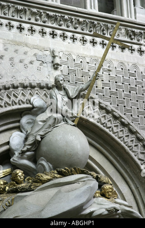 Intérieur de la Cathédrale Notre Dame de Bayeux Normandie France Banque D'Images