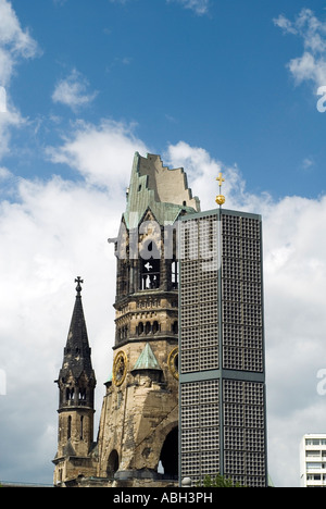 À l'église Kaiser-Wilhelm-Gedaechtniskirche Boulevard Kurfuersten Damm Berlin Allemagne Europe Banque D'Images