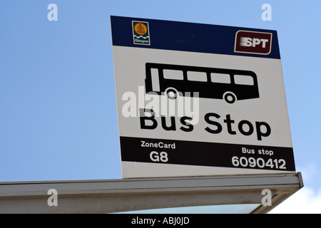 Bus stop sign, Glasgow, Ecosse, Royaume-Uni. Banque D'Images