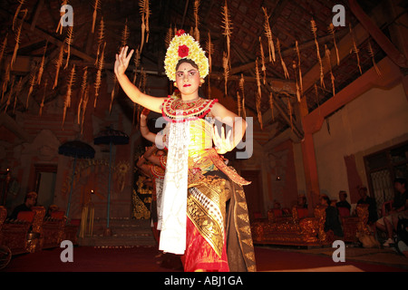 Danseuse balinaise lakhon, Ubud, Bali, Indonésie Banque D'Images