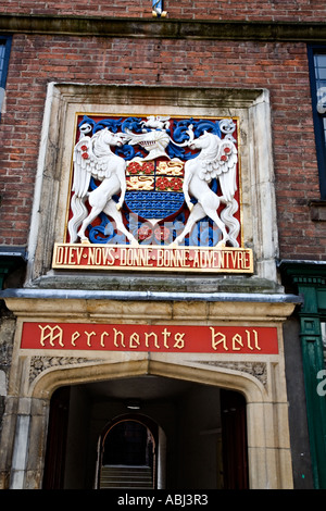 L'entrée de la Merchant Adventurers Hall 1361 à York England UK Banque D'Images