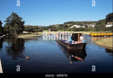 Llangollen Denbighshire North Wales UK bateau étroit sur le bassin de Llangollen Canal Llangollen en fin d'été Banque D'Images