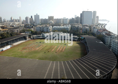 Avis de Bombay Mumbais stade de cricket Wankhede Churchgate avec skyline Maharashtra Inde Banque D'Images