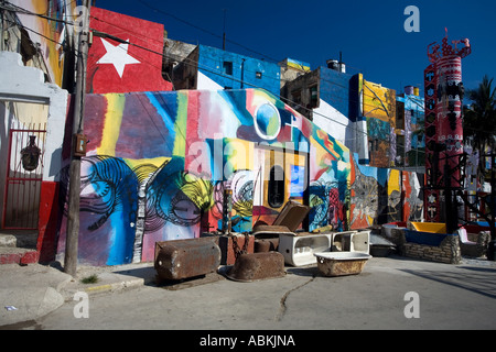 Peintures murales dans la rue Callejon de Hammel ou Hamel à La Havane Cuba Banque D'Images