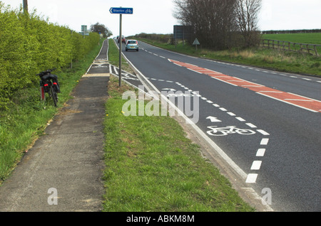 La piste cyclable de Ganton à Staxton sur l'A64 près de Scarborough dans le Yorkshire du Nord Banque D'Images