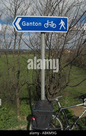 La piste cyclable de Ganton à Staxton sur l'A64 près de Scarborough dans le Yorkshire du Nord Banque D'Images