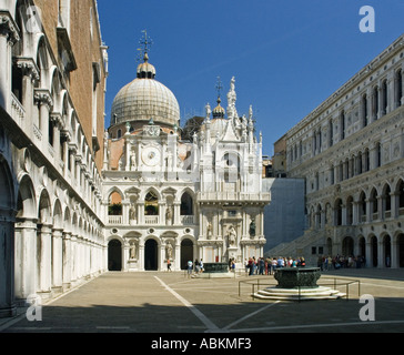 Le palais des Doges à Venise - cour intérieure Banque D'Images