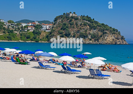 La plage de VALTOS ET KASTRO CHÂTEAU À PARGA GREECE Banque D'Images