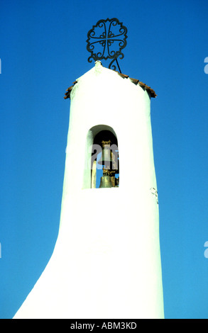 Clocher de l'église de Stella Maris Porto Cervo sur la Costa Smeralda en Sardaigne Italie conçu par Michele Busiri Vicci 1960 Banque D'Images