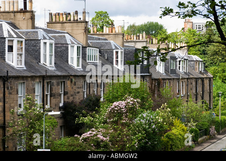 Vieilles maisons mitoyennes historiques dans la colonie de Stockbridge Édimbourg, Écosse Banque D'Images