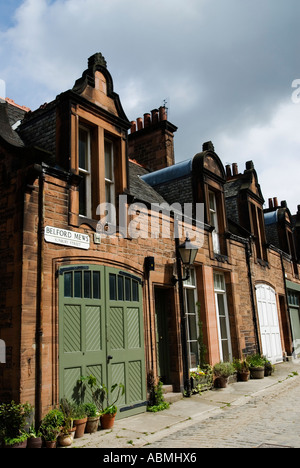 Maisons mitoyennes traditionnelles mews en rue dans Dean Village Edinburgh Banque D'Images